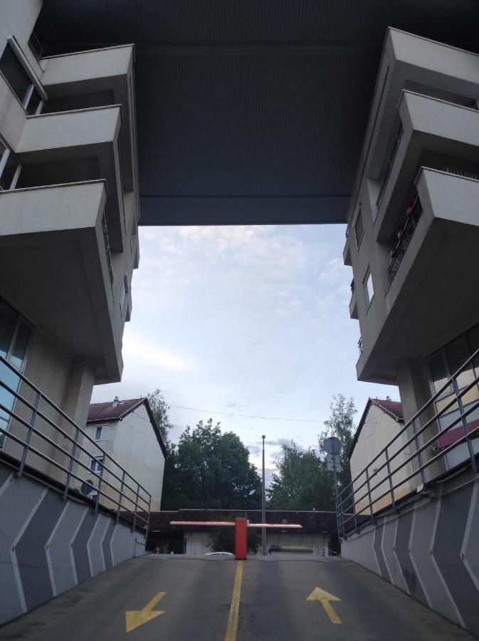 Macropolis Apartments Miskolc Exteriör bild